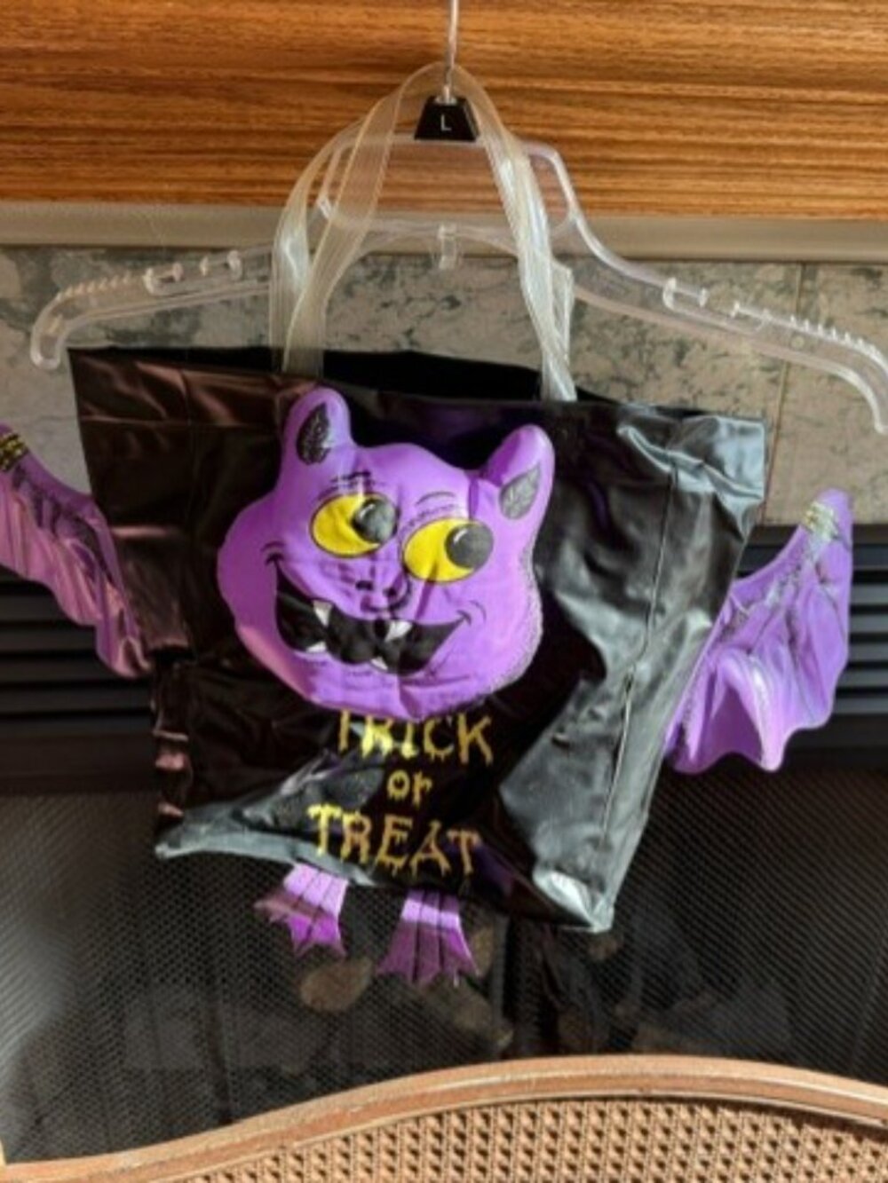 Vintage Scary Carries BAT Halloween Inflatable TRICK OR TREAT BAG -1990s Blow Up